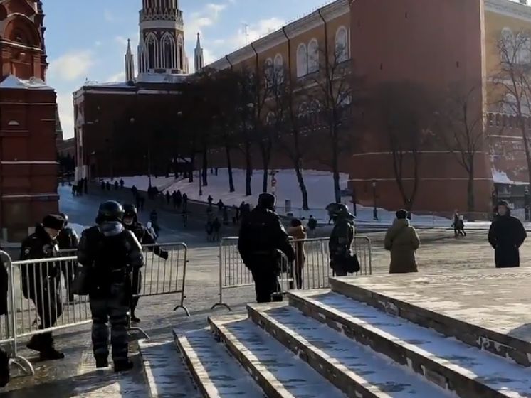 У Москві та Санкт-Петербурзі силовики виходили на вулиці, незважаючи на відсутність акцій протесту
