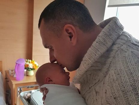 ЗМІ дізналися, хто є матір'ю новонародженої дочки Сенцова. Фото