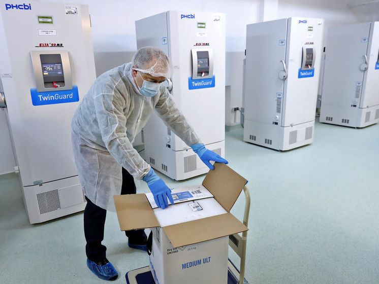 США предоставят Украине холодильники для вакцины Pfizer