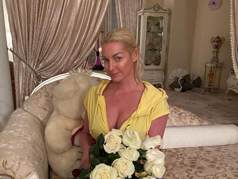 Волочкова показала поврежденные голые ноги после семи часов репетиций