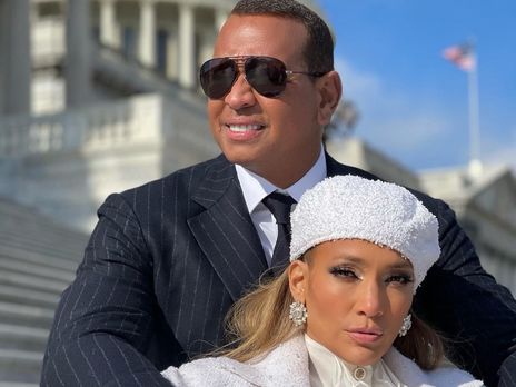 Лопес заявила, що під час ізоляції їм із нареченим Родрігесом знадобилася допомога психолога