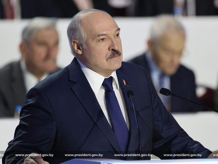 Лукашенко анонсував референдум у Білорусі 2022 року. На нього винесуть проєкт нової конституції