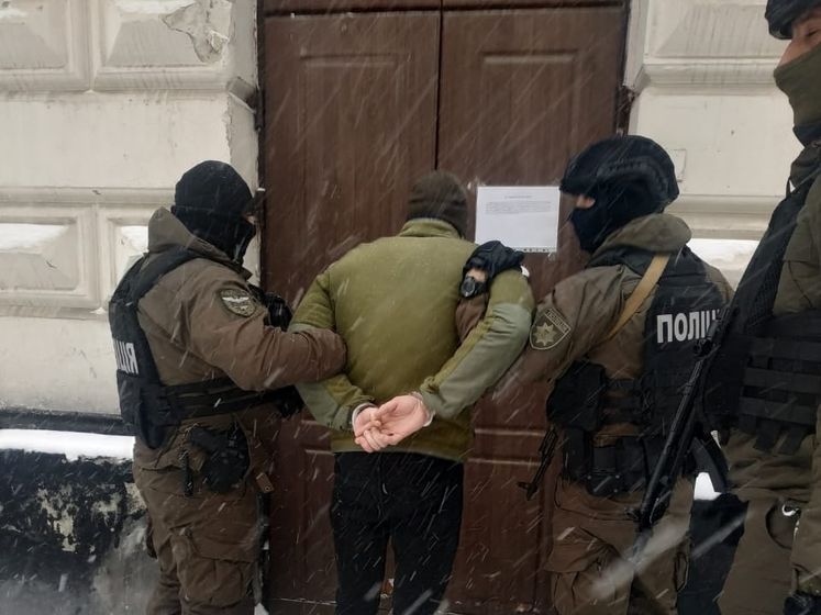 Осквернение памятника Бандере во Львове. Полиция задержала подозреваемых