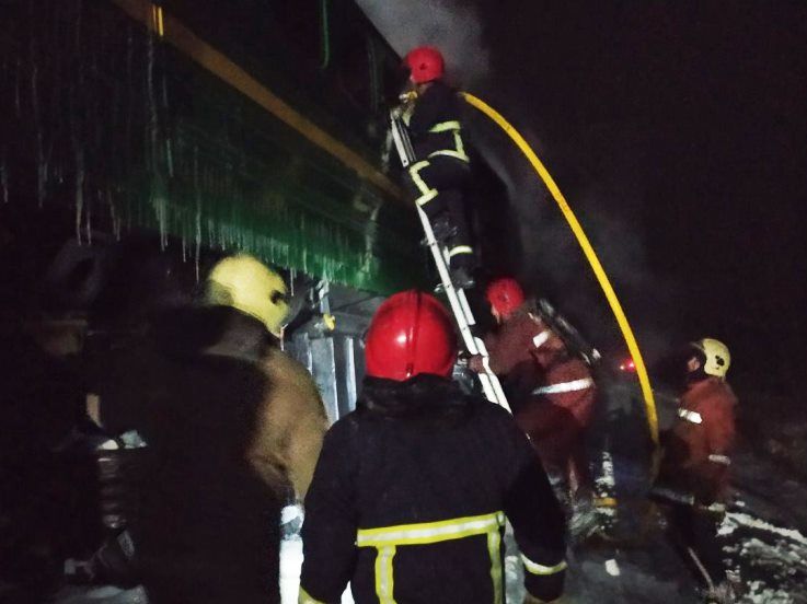 У Житомирській області вночі загорівся тепловоз пасажирського поїзда