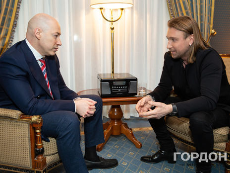 Вибиті зуби, порятунок від смерті, втеча, кохання, злидні, вечеря з Меркель. Інтерв'ю Гордона з Винником. Трансляція