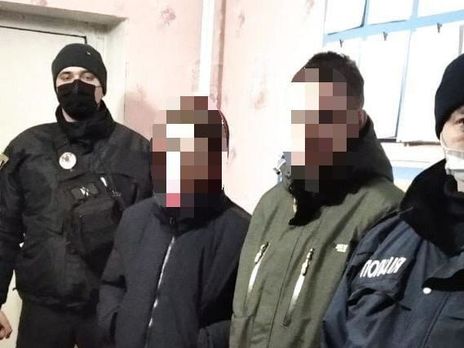 В Луганской области двое подростков повредили памятник Героям-добровольцам. Полиция задержала подозреваемых