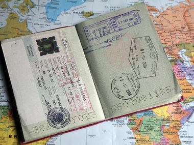 Жители Крыма смогут получить визу в страны ЕС только в Украине