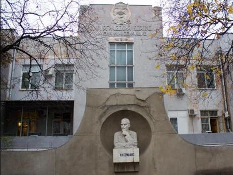 Руководство больницы в оккупированном Крыму подозревают в миллионных махинациях с зарплатами