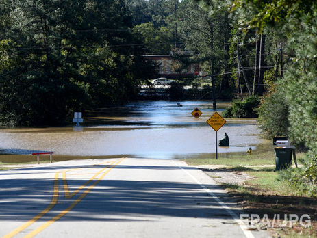 Из-за урагана 