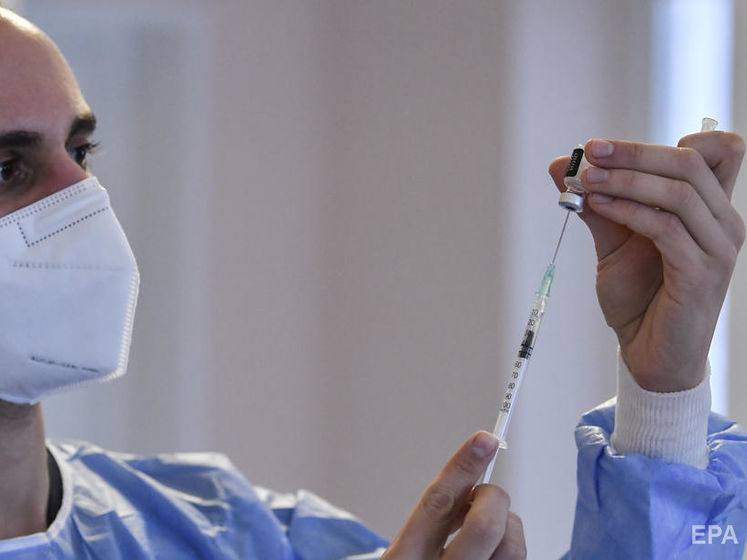 В Греции мужчина потерял сознание через восемь минут после вакцинации от коронавируса. Спасти его не удалось