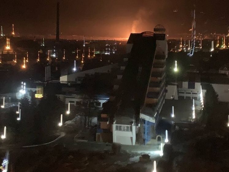 На окраине Луганска произошел взрыв на газопроводе. Высота пламени достигает 20 метров