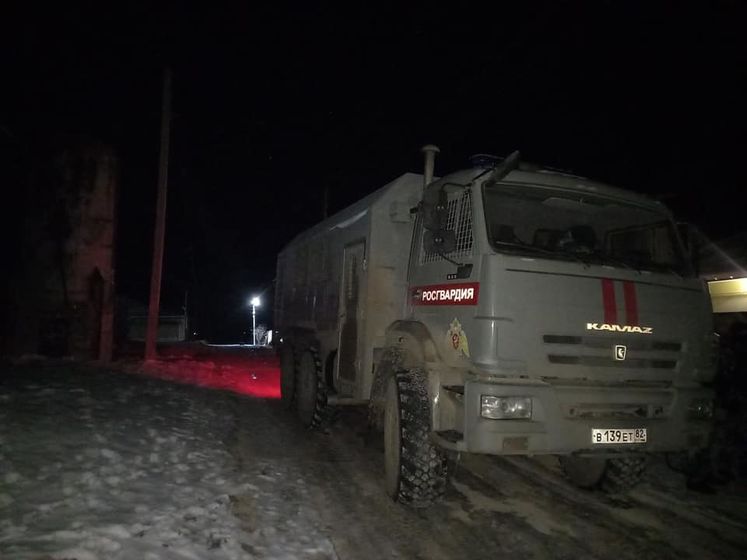 Российские силовики ночью пришли с обысками в дома крымских татар
