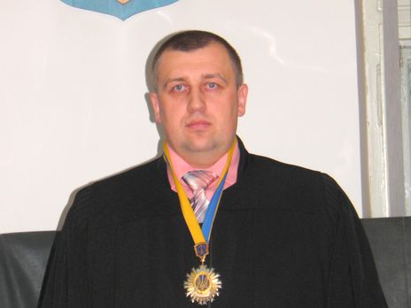 Судья из Рахова получил шесть лет лишения свободы за взятки в размере $400 и 10 тыс. гривен