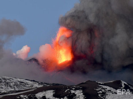 В Італії сталося виверження вулкана Етна. Відео