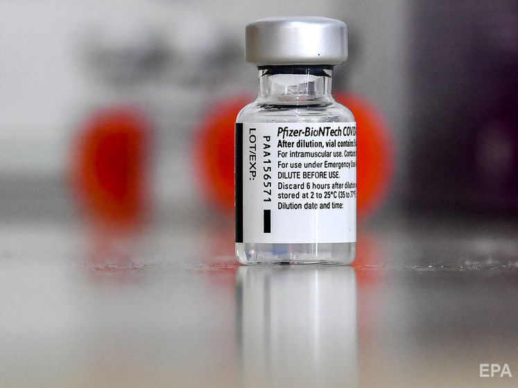 Компанія Pfizer не доставила в Євросоюз третини від замовленого обсягу вакцин – Reuters