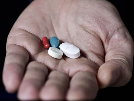 У Києві з отруєнням госпіталізували 15-річного підлітка, який наковтався таблеток