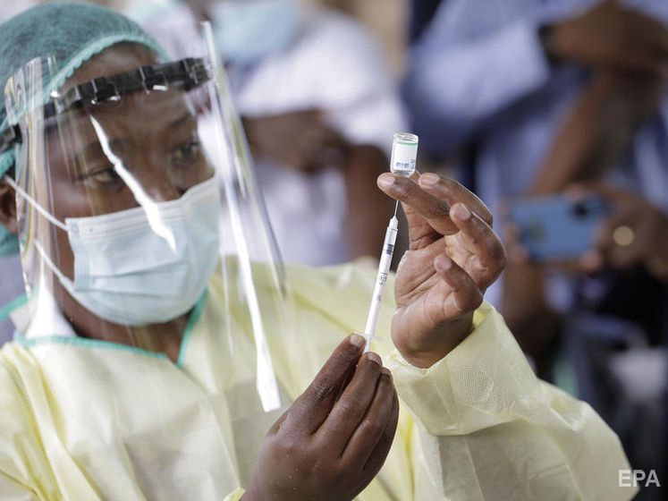 В Зимбабве начали вакцинацию от коронавируса китайской вакциной