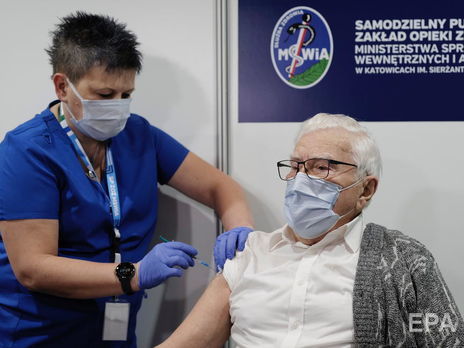 У Польщі будуть безоплатно вакцинувати громадян України