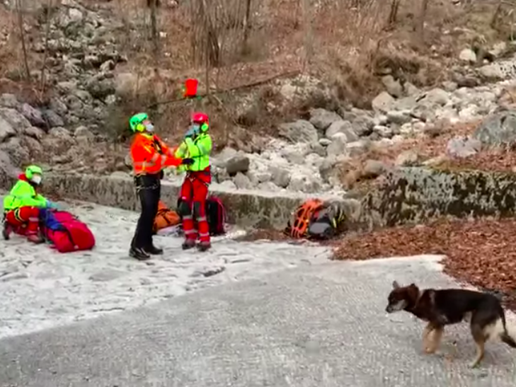 В Италии спасли туриста, который семь суток провел в горах со сломанной ногой. Ему помогла выжить собака