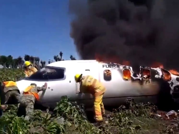 У Мексиці розбився літак ВПС, загинуло шестеро військових