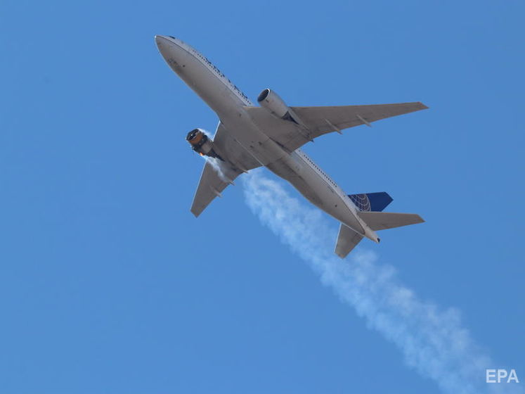 В США проверят самолеты серии Boeing 777, один из которых стал распадаться в воздухе