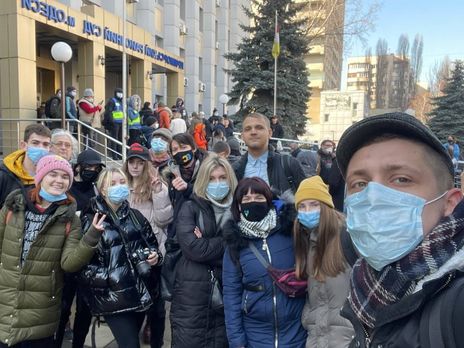 В Одесі суд оголошує вирок Стерненку і Демчуку, біля суду збираються люди. Трансляція