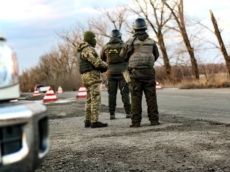 Из-за обстрелов боевиков в Луганской области погиб пенсионер. В его дворе взорвалась мина