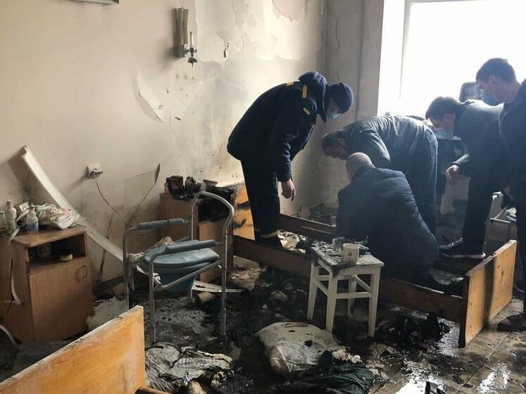 Поліція Чернівців повідомила, що пожежа в лікарні могла спалахнути через недотримання вимог пожежної безпеки