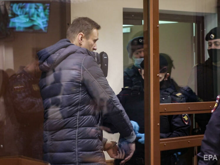 Правозащитник рассказал, что в колонии, куда этапировали Навального, его приезду 