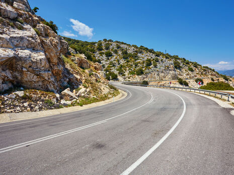 У Туреччині автомобіль скотився в прірву, п'ятеро людей постраждали, серед них – дві українки