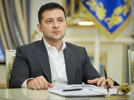 Зеленский ввел в действие решение СНБО о санкциях против 10 бывших силовиков, изменивших Украине