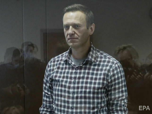 "Чтобы туда не уехать, люди вскрывали себе живот и вены". Бывший заключенный рассказал, что ждет Навального в колонии