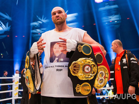 Фьюри отказался от чемпионских поясов