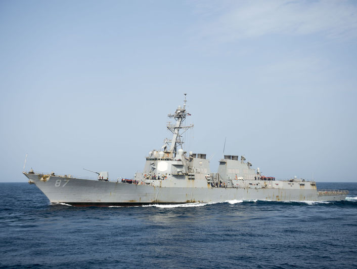 США ударили ракетами по хуситам после обстрела эсминца у побережья Йемена