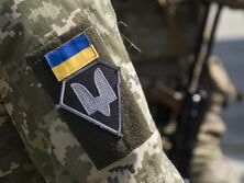 Автомобиль с украинскими военными подорвался на неизвестном устройстве на Донбассе. Ранены и травмированы девять человек