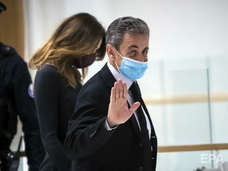 По информации французских СМИ, Саркози фигурирует еще в 11 делах