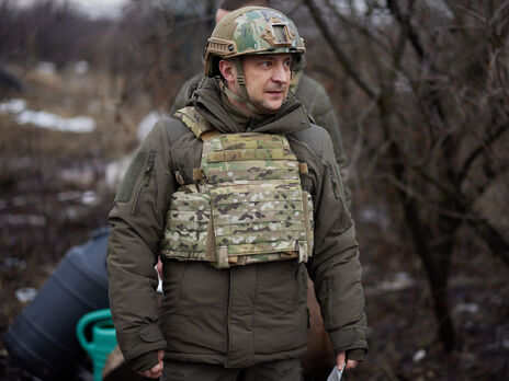 Зеленский вакцинируется от COVID-19 на Донбассе вместе с военными ООС – Подоляк