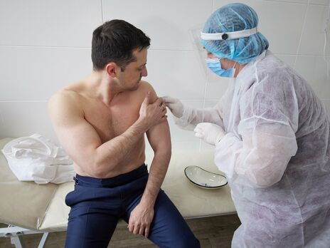 Зеленский вакцинировался от коронавируса