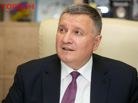 Аваков: Янукович у Криму гарним почерком написав нам записку, що відмовляється від держохорони