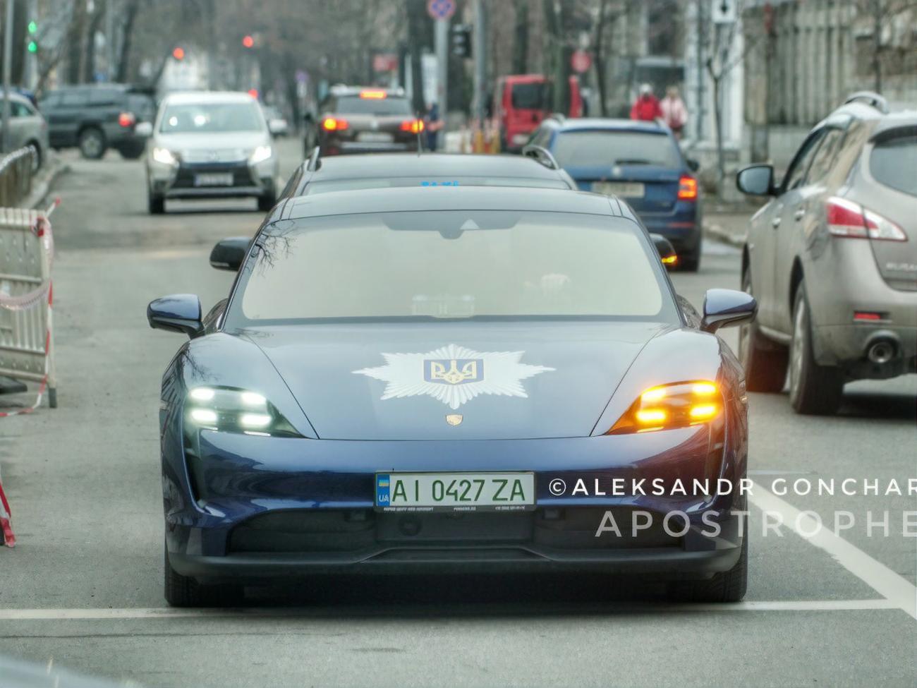 В Киеве заметили полицейский Porsche. В полиции говорят, машина не их, хотя  они бы не отказались