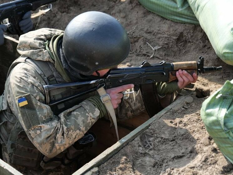 На Донбассе в результате обстрела со стороны боевиков ранен украинский военный – ТКГ