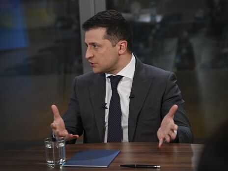 Зеленському довіряє 43% українців – опитування 