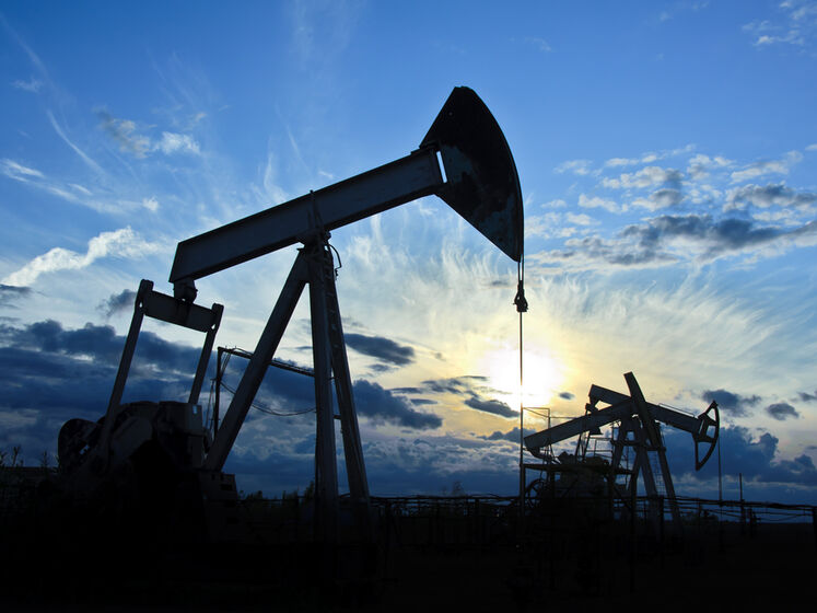 Країни ОПЕК+ вирішили не збільшувати видобування нафти у квітні. Після цього ціна на нафту почала зростати