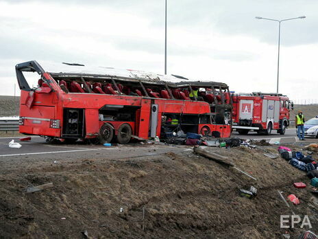 У Польщі сталася ДТП з українським автобусом, загинуло шестеро осіб. Фоторепортаж
