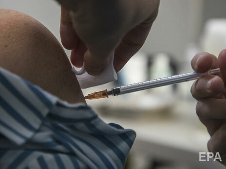 В мире сделали почти 300 млн прививок от коронавируса – данные Bloomberg