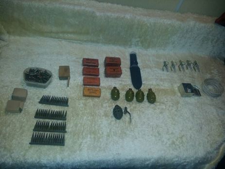 В центре Киева на пути марша в честь Дня защитника Украины полиция нашла тайник со взрывчаткой