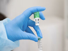 В Украине зафиксировано 185 случаев побочных эффектов после вакцинации от коронавируса – Минздрав