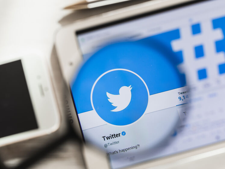 Роскомнагляд уповільнив роботу Twitter і пригрозив блокуванням у РФ. Там вважають соцмережу "злісним порушником"