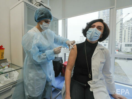 Вакцинация в Украине стартовала 24 февраля