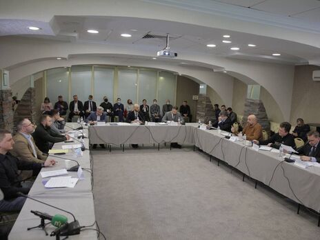 В Киеве провели обсуждение стратегии реинтеграции Крыма и Донбасса